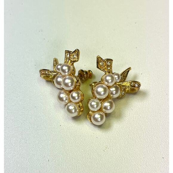 Richelieu Jewelry - Vintage Signed RICHELIEU Faux Pearl & Rhinestone Bow Earrings, Gold Tone, 1980s